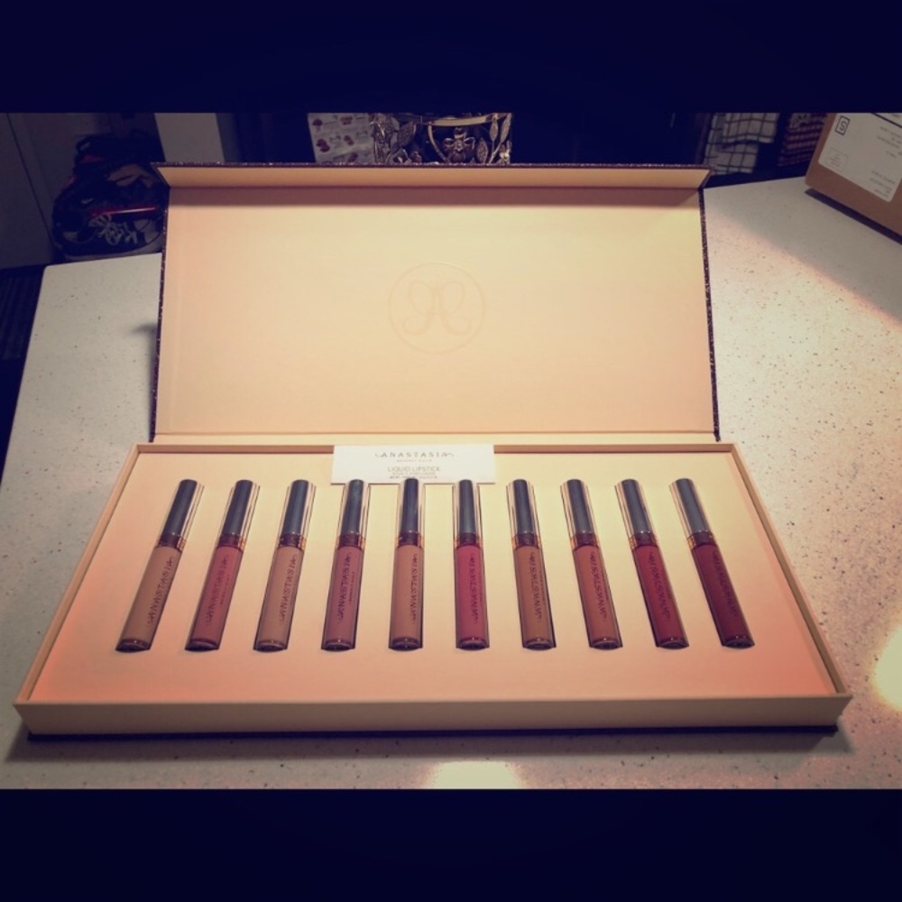 Anastasia Beverly Hills liquid lipstick set